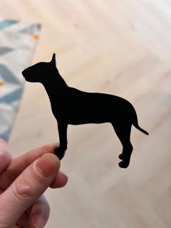 Mag magnet na lednici ve tvaru psa Plemeno: Bulteriér