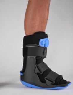 Nízká pneumatická hlezenní fixační ortéza - PNEUMATIC SHORT WALKING BRACE Ovation Medical Velikost: L / 45 - 47 cm