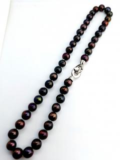 Černé sladkovodní perly s ozdobným uzávěrem Ag