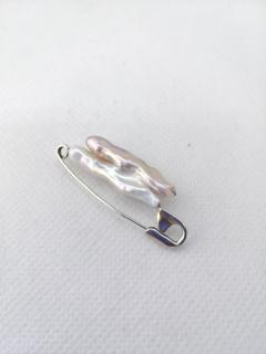 Modelová brož Ag  Spínací špendlík   s unikátní perlou