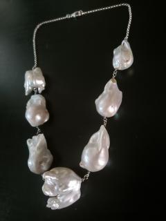 Originální modelový náhrdelník s raritními mořskými perlami ve stříbře