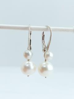 Stříbrné náušnice s perlami  (Stříbrné modelové perlové náušnice )