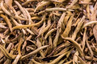 Silver Needle - "Stříbrné jehly" - bílý čaj váha: 250g