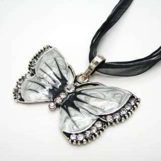 Šedý motýl, náhrdelník