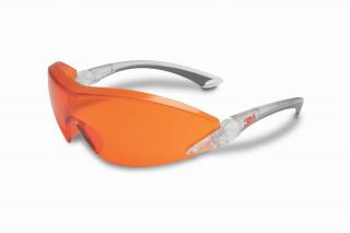 2846 - Ochranné brýle 3M, červeno - oranžový polykarbonátový zorník, polohovatelné a délkově nastavitelné postranice, měkké vnitřní polstrování,…