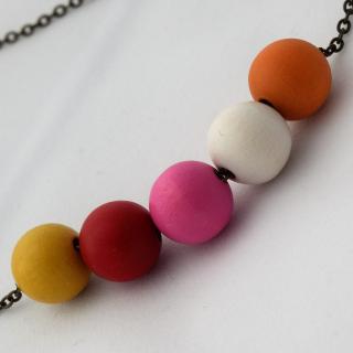 Barvičkový náhrdelník (Z dřevěnými korálky)