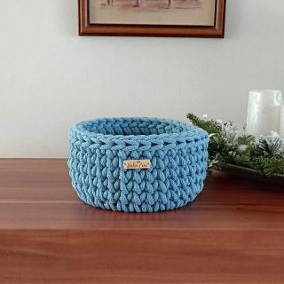 Háčkovaný košík malý modrý (háčkovaný košík)