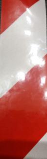 Výstražná samolepící páska-reflexní červenobílí šíře 5 cm šrafování: levostranné