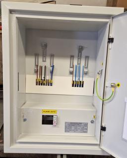 Rozvaděč elektroměrový,RE/Z/101HS, plechový, 3-fázový, 1x dvousazbový, ČEZ, barva světle šedá