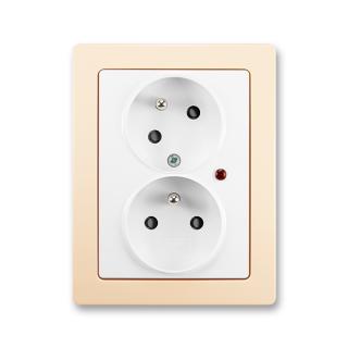 Zásuvka kompletní dvojnásobná, pootočená, přepěťová ochr., 5593J-C02357 B1C1, ABB, Swing®L, jasně bílá / krémová (ABB, Swing®L, jasně bílá / krémová)