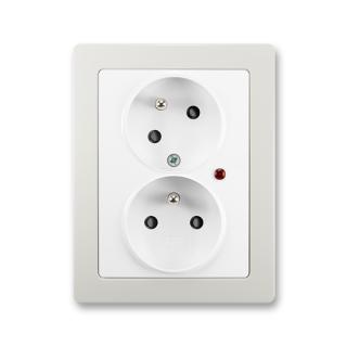 Zásuvka kompletní dvojnásobná, pootočená, přepěťová ochr., 5593J-C02357 B1S1, ABB, Swing®L, jasně bílá / světle šedá (ABB, Swing®L, jasně bílá / světle šedá)