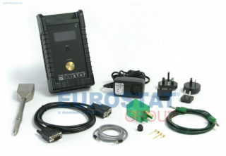 Kontaktní voltmeter CVM-7800 EU zásuvka