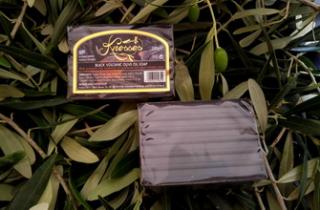 Knossos Černé olivové mýdlo s bentonitovou hlínou 100g