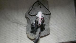 amulet na krk malovaná liščí lebka,lapač snů,peří (cena za kus)