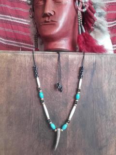 amulet na krk náhrdelník srnčí parůžek,kostice,mosazné korálky (cena za kus)