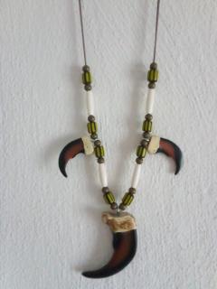 amulet náhrdelník medvědí drápy (cena za kus)