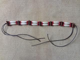kosticový nákrčník 2 řady, černé a červené lkorálky (cena za kus)