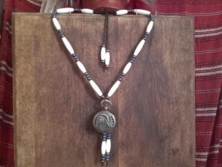 náhrdelník amulet hodinky na krk s indiánem mosazné (cena za kus)