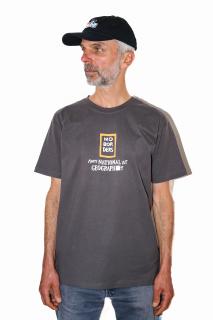 ANTI-NATIONALIST GEOGRAPHY Dark Grey Tee Velikost: XL