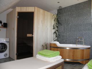 Rohová sauna do bytu 150x150cm. materiál: osika