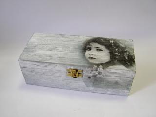Dřevěná krabička - 3 přihrádky - Slečna v patině