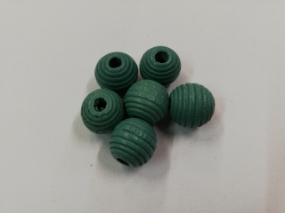 Dřevěné korálky žebrované 13 mm tmavě zelené