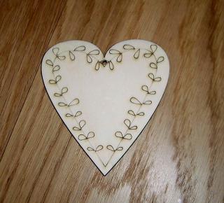 Dřevěný výřez - Srdce s ornamenty - 11 cm