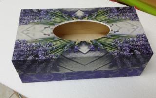 Krabička dřevěná na papírové kapesníky - Levandulový svazek