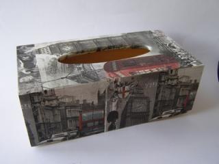 Krabička dřevěná na papírové kapesníky - London budka