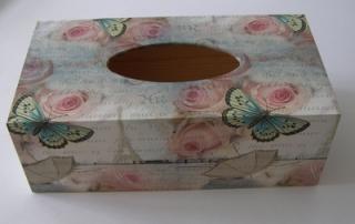 Krabička dřevěná na papírové kapesníky - Paříž a motýl