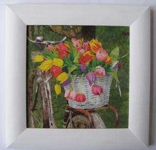 Obrázek dřevěný malovaný rámeček 19 x 19 cm - Kolo, kytice, tulipány