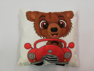 Polštář 20 x 20 cm - medvídek v červeném autíčku