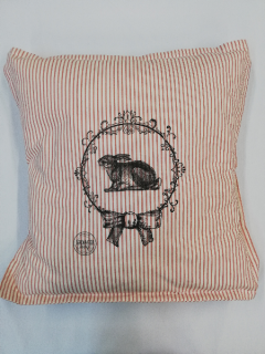 Polštářek 40 x 40 cm duté vlákno červený proužek -  králík