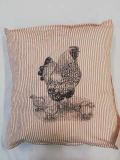 Polštářek 40 x 40 cm duté vlákno červený proužek -  slepice