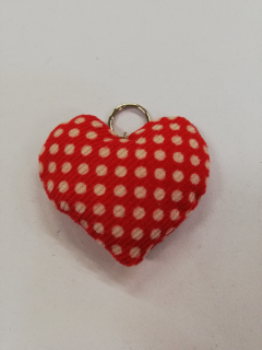 Přívěšek z plsti - srdíčko červené s puntíky 7 x 6 cm