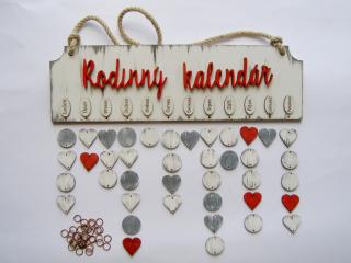 Sestava závěsný kalendář - nápis Rodinný kalendář - šedá, červená, bílá