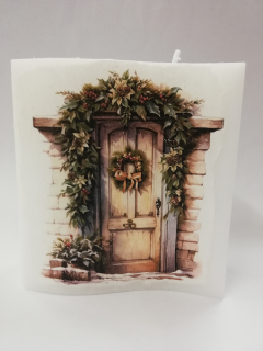 Svíčka z parafínového vosku zdobená - vlna 2 knoty  19 x 15 cm - Dveře zdobené (skladem)
