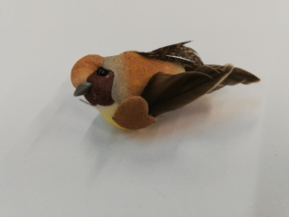 Závěsná dekorace na klip ptáček 5cm - světle hnědý/ šedý/ žlutý