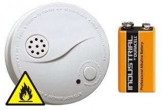 Požární hlásič a detektor kouře s alarmem ALKALICKÁ BATERIE 9V ZDARMA (Požární hlásič a detektor kouře s alarmem a zdarma dodávanou špičkovou 9V alkalickou baterií.)