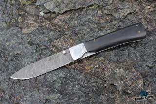 Zavírací ručně kovaný nůž z damašku Amur