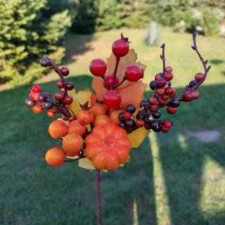 Dekorativní podzimní větvička - 25 cm
