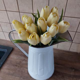 Umělý tulipán - světle žlutý