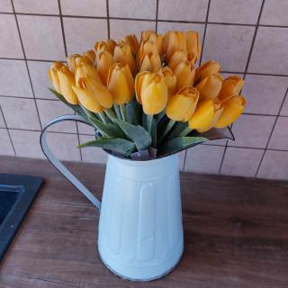 Umělý tulipán - tmavě žlutý