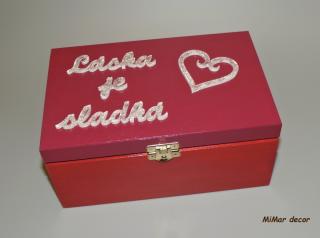 Dřevěná krabička ZAMILOVANÁ - Láska je sladká (SKLADEM)