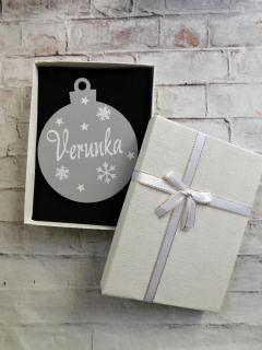 Dřevěná vánoční ozdoba NA PŘÁNÍ - bílá krabička