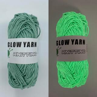 Glow in dark příze šalvějově zelená (70m/50g)