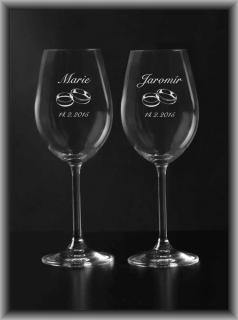 Svatební sklenice na víno se jmény a datem svatby (2 sklenice se jménem + datum svatby v dárkové krabici)