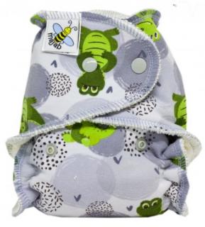 Noční novorozenecká kalhotková plena Majab PAT - Krokodýlci (Kalhotková plenka noční novorozenecká Majab na patentky)