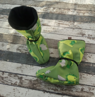Nosící botičky Yháček vel. L - Zelený dinosaurus (Nosící botičky Yháček - botičky do nosítka, šátku, autosedačky)