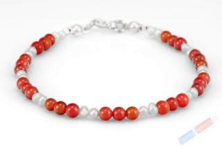 Minimalistický náramek z karneolu QA a sladkovodních bílých perel, kuličky karneolu o prům. cca 4 mm a perly o velikosti cca 3 mm, stříbro Ag 925/1000 (KA4840NS)